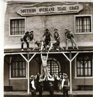 ,,Rita a vadnyugat réme" című film egyes jeleneteit és színészeit ábrázoló negatívok, ezekről k...