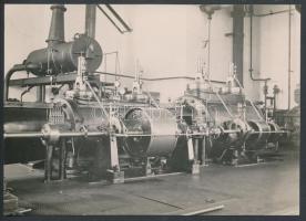 cca 1920 Budapest, Röck István Gépgyára, 5 db vintage fotó, kettő hideg pecséttel jelzett, 12x16 cm