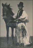 cca 1930 Kerny István (1879-1963): Bugaci csikós, feliratozott vintage fotóművészeti alkotás, 30x20,5 cm