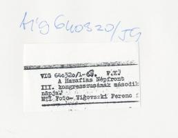 cca 1960 Kodály Zoltán a lakásában, feliratozott vintage fotó, 18x24 cm