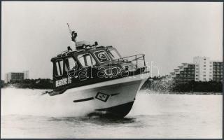 cca 1979-1985 Siófok télen-nyáron, jégvágás a Balatonon és az új, radarral is felszerelt mentőhajó, ...