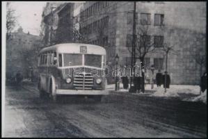 cca 1950 Budapest, A 15-ös autóbusz, mai nagyítás, 10x15 cm