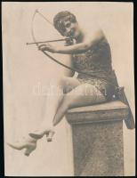 cca 1910 Ámor nyila eltalál, vintage fotó, 16x12 cm