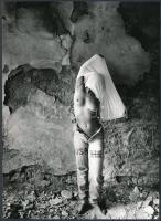 1989 Dobossy László: A fal, feliratozott vintage fotóművészeti alkotás, 17x12,5 cm