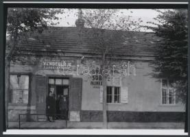 cca 1934 Lőcsei Árpád kecskeméti vándorfényképész felvételei, Bátya feliratú dobozában őrzött, 5 db ...