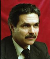 cca 1985 Oszter Sándor színészről készült 4 db műtermi portré, szabadon felhasználható negatív, 6x7 cm