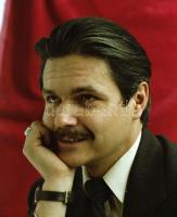 cca 1985 Oszter Sándor színészről készült 4 db műtermi portré, szabadon felhasználható negatív, 6x7 ...