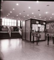 1982 Budapest, X. ker., KŐBÁNYA MOZI kívül-belül, 6 db szabadon felhasználható negatív, 6x6 cm