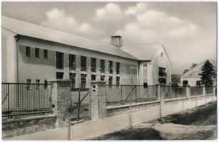30 db MODERN magyar városképes lap az 1950-es évekből / 30 modern Hungarian town-view postcards from...
