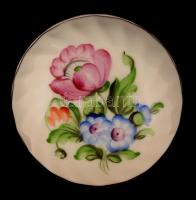 Herendi virágmintás bonbonier, kézzel festett, jelzett (tanuló), kis kopásnyomokkal, d: 7 cm