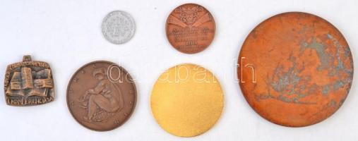 6db-os vegyes magyar és külföldi emlékérem és plakett tétel, közte Bozó Gyula (1913-2004) 1994. &quo...