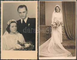 cca 1940-1950 Esküvői szép emlékek, 2 db fotólap, hátulján pecséttel jelzettek, 14×9 cm