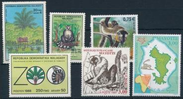 1983-2004 Monkey 3 sets + 1 block + 9 stamps 1983-2004 Majom motívum 3 db sor + 1 db blokk + 9 db ön...
