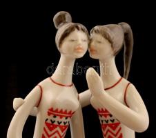 Hollóházi pletykálkodók, kézzel festett, jelzett, hibátlan, m:22 cm