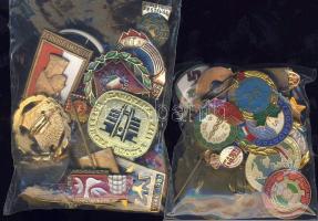 43db klf modern zománcozott jelvény, kitűző T:1