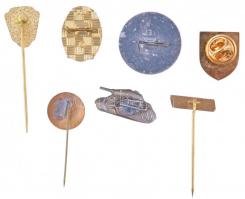 7db-os vegyes külföldi jelvény és kitűző tétel, közte DN "Tallin" jelvény, DN "Kreml&...