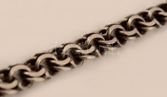 Koponyafejes ezüst (Ag) nyaklánc, jelzés nélkül,  h:56 cm bruttó: 90 g