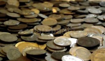 352db vegyes fémpénz 37klf ország pénzeivel T:vegyes 352pcs of mixed coins from 37 diff countries C:mixed