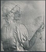 cca 1932 Kerny István (1879-1963): Plasztikus portré, pecséttel jelzett vintage fotóművészeti alkotás, 18,5x16,5 cm