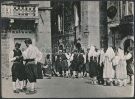 cca 1913 Ragusa, népviselet, feliratozott fénykép, Kerny István (1879-1963) hagyatékából, 17x23,5 cm