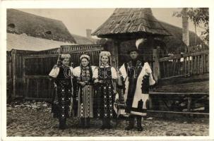 Kalotaszegi népviselet/ Transylvanian folklore from Kalotaszeg