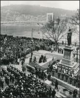 1980 Budapest, Ünnepség március 15-én, vintage fotó, 21x17 cm