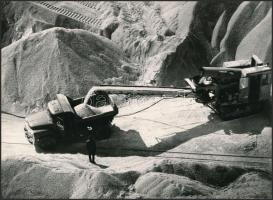 cca 1974 Gebhardt György (1910-1993): Bányában, jelzés nélküli vintage fotóművészeti alkotás a szerző hagyatékából, 18x24 cm