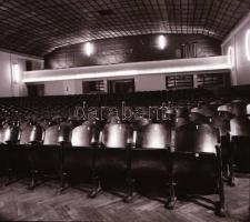 1982 Budapest, ADY mozi külső-belső felvételei, 6 db szabadon felhasználható vintage negatív, 6x6 cm