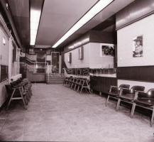 1982 Budapest, ADY mozi külső-belső felvételei, 6 db szabadon felhasználható vintage negatív, 6x6 cm