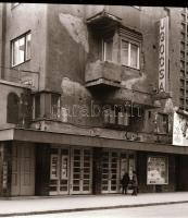 1973 Budapest, UGOCSA mozi külső-belső felvételei, 5 db szabadon felhasználható vintage negatív, 6x7...