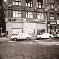 1982 Budapest, NAP mozi külső-belső felvételei, 7 db szabadon felhasználható vintage negatív, 6x6 cm