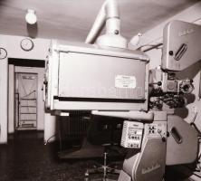 1982 Budapest, NAP mozi külső-belső felvételei, 7 db szabadon felhasználható vintage negatív, 6x6 cm