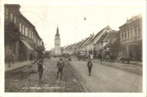 Nagyszombat, Trnava; Masaryk utca, bank / Masayrokva ul. / street, automobile, shops, bank