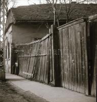 cca 1972 Kecskemét, Árpád város bontása, 12 db szabadon felhasználható vintage negatív, 6x6 cm