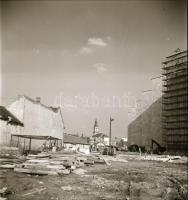 cca 1972 Kecskemét, Árpád város bontása, 12 db szabadon felhasználható vintage negatív, 6x6 cm