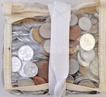 Vegyes fémpénz tétel 2,4kg-os súlyban T:vegyes