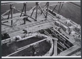 cca 1947 Budapest, a felrobbantott Margit híd újjá építése, 5 db korabeli vintage negatívról készült...