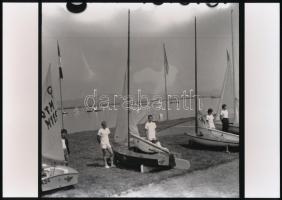 cca 1975 Velencei-tó, ifjúsági versenyek résztvevői, 3 db korabeli vintage negatívról készült mai na...
