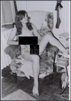 cca 1972 Egy nehéz nap után, 2 db finoman erotikus fénykép, korabeli negatívról készült mai nagyítás...