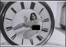 cca 1975 Az idők végezetéig, finoman erotikus fénykép, korabeli negatívról készült mai nagyítás, 18x25 cm / erotic photo, 18x25 cm