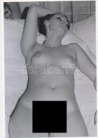 cca 1973 Villantás elölről, hátulról, 2 db finoman erotikus fénykép, korabeli negatívról készült mai...