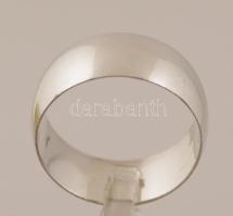 Ezüst(Ag) gyűrű, jelzett, méret: 52, nettó: 4,2 g