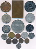 18db-os vegyes magyar és külföldi fém-és ezüstérem, versenyplakett és zseton tétel, közte 1928. &quo...