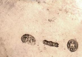 Antik ezüst (Ag.) tárgyak, horpadásokkal, apró letöréssekkel, jelzettek, többen mesterjeggyel, össze...