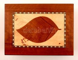 Intarziás fa szivaros doboz, szép, újszerű állapotban, 24x18x8 cm