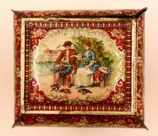 Barokk stílusú díszes fém dobozka, kopásnyomokkal, 13x10x11 cm
