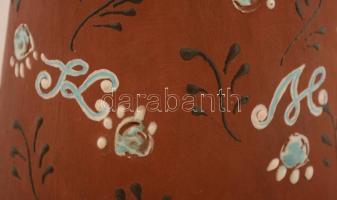 KM jelzéssel: Lány madárral. Kézzel festett kerámia, apró kopással, m:45 cm