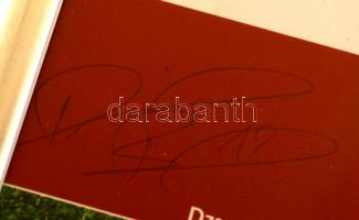 Dzsudzsák Balázs footballista aláírás kártyán kis üvegezett keretben