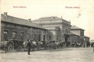 Székesfehérvár, vasútállomás külseje, lovashintók, kiadja Eisler Adolf (EK)