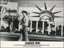 Zabriskie point, Antonioni új, színes, szélesvásznú amerikai filmje, 18x24 cm